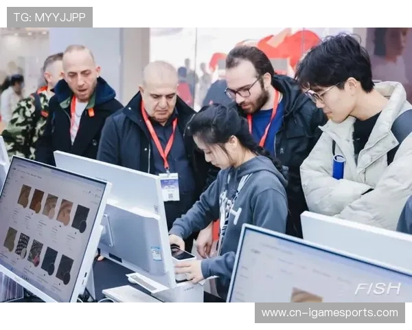 智能织物应用工作人员服装，体感监测保障健康